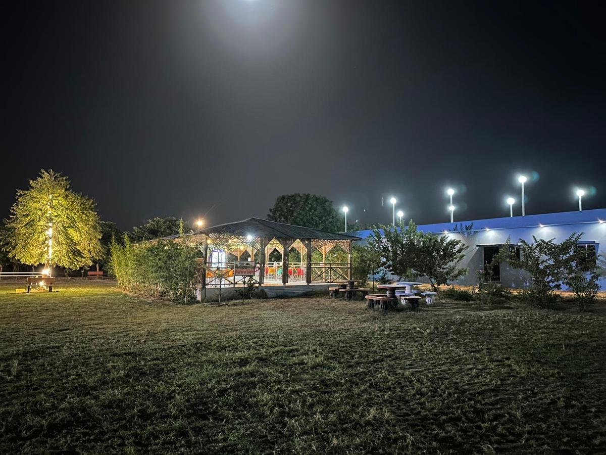 Modhera Sunrise Resort - Tents Bhungas Jungle Restaurants & Candlelight Dining Kalri Exterior photo