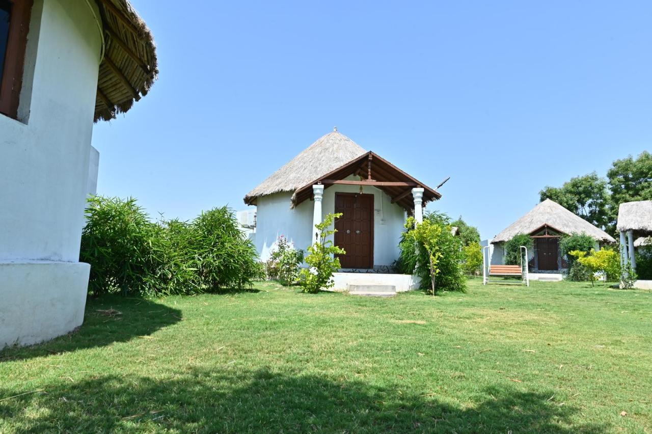 Modhera Sunrise Resort - Tents Bhungas Jungle Restaurants & Candlelight Dining Kalri Exterior photo